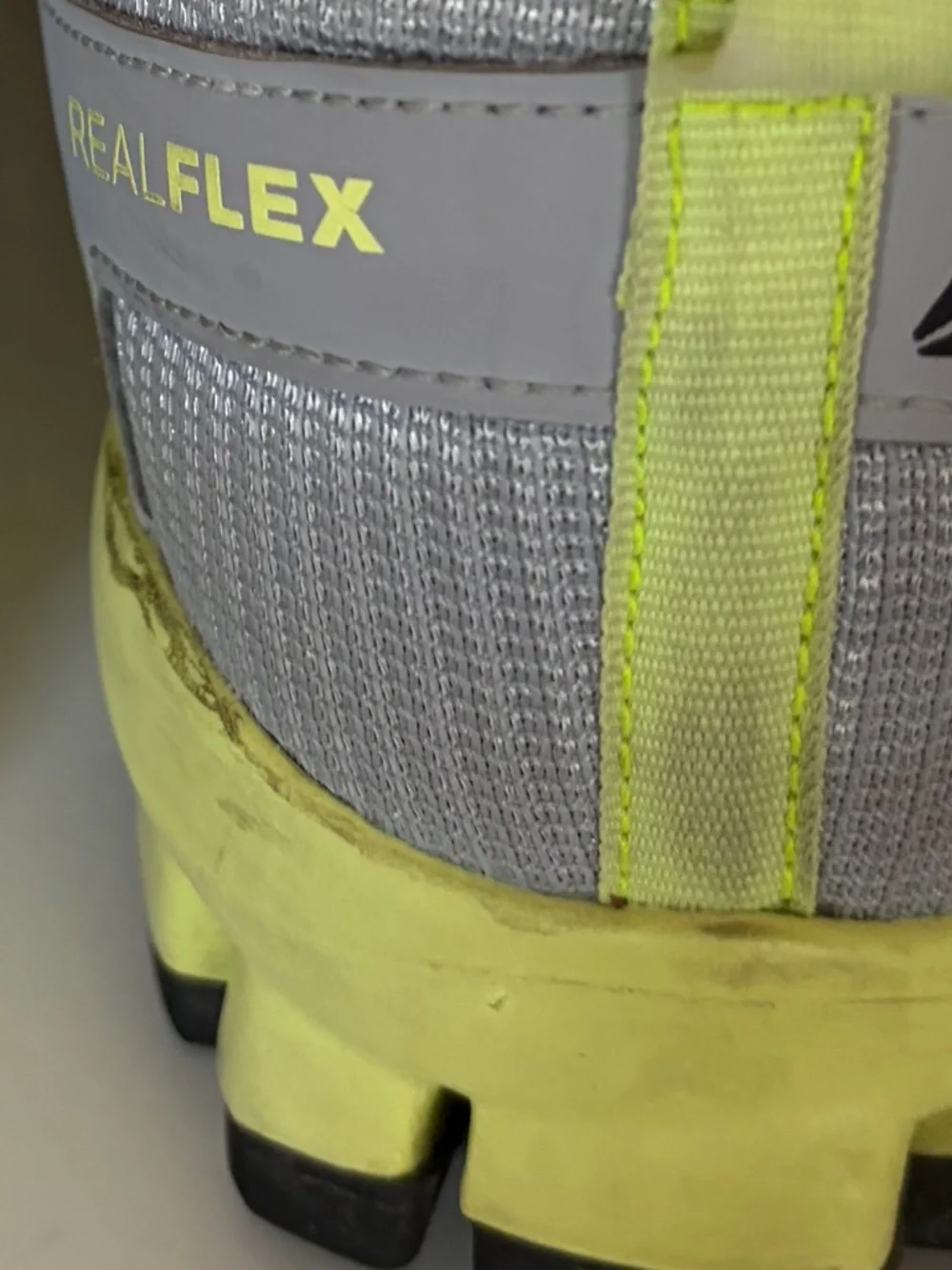 Reebok Realflex Running Shoes in Silver with Neon Yellow-Green, Size 7.5